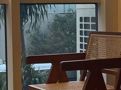 靠窗位-ZAZA.CAFE.BAR