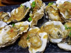 蒜蓉生蚝-老东镇啤酒屋海鲜加工·蒸汽海鲜·海鲜烧烤(台东店)