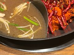 -巴卤社老火锅(财富店)