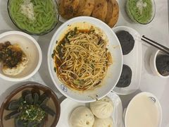 -李与白包子铺(桐梓林店)