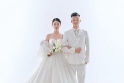 -AOROA·奥洛拉婚纱摄影·旅拍·礼服