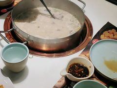 -洪氏嗨捞·猪肚鸡火锅(阳光天地店)