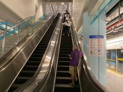 -蓝天路(地铁站)