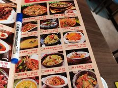 -有红鸡毛店·川菜(建设路店)