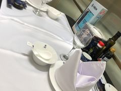 -红鼎豆捞·非遗鲍皇汤火锅(宝丰路店)