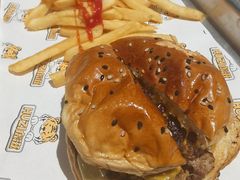 -HUZI虎滋精酿餐吧(京西大悦城店)