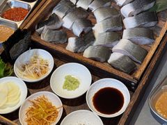 -围炉肉舍•炭烤活鳗•丹东海鲜烤肉(步行街店)