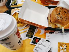 -牛约堡·手作牛肉汉堡(长宁店)