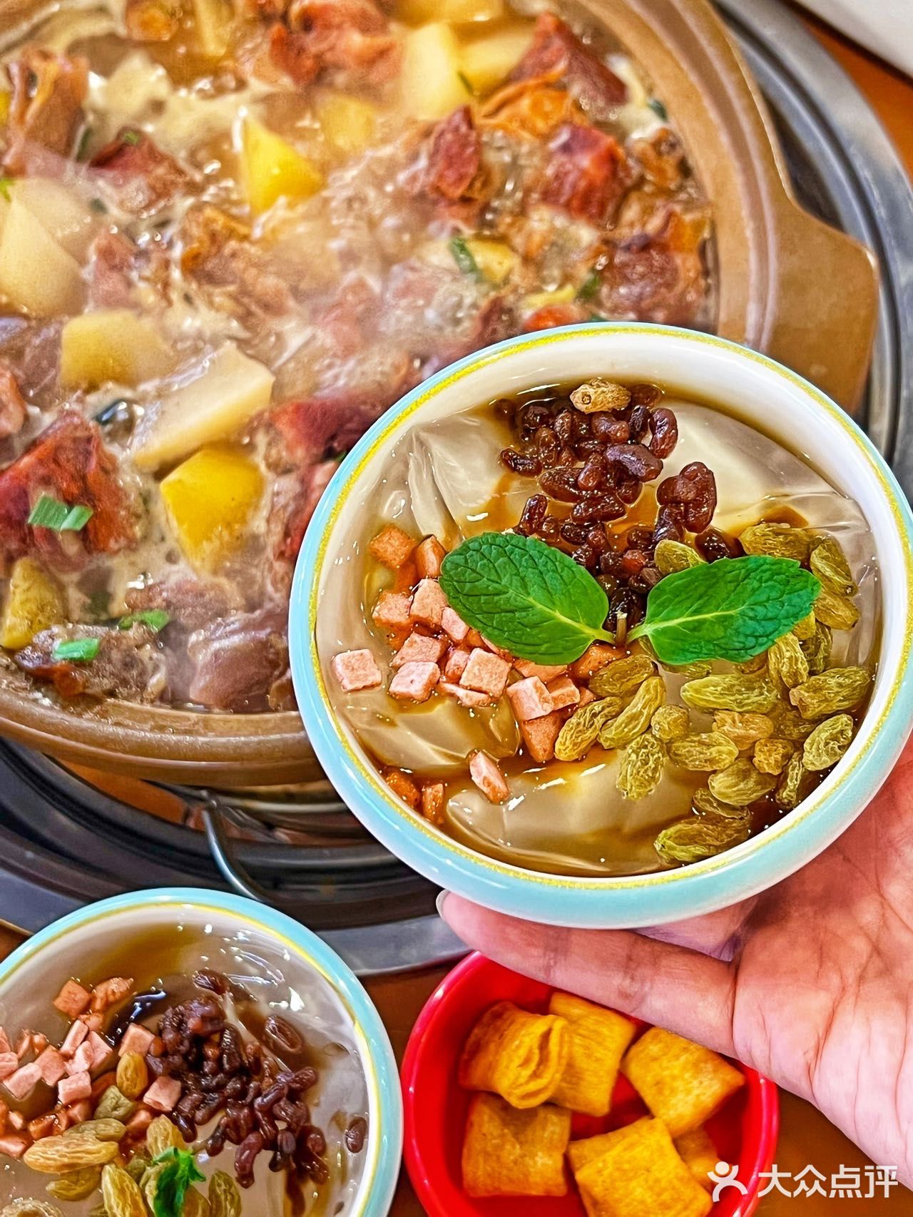 近期想推荐的卖肉店，炭火牛腩煲真的好吃![强]