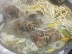 -东东骨头王火锅城(宝山店)