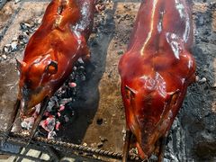 -黄记四更烤乳猪店