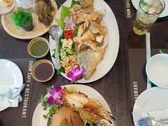 -Chom Cafe and Restaurant
