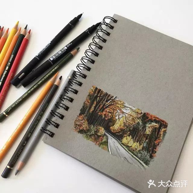 没想到彩铅画风景也能有这样效果！
