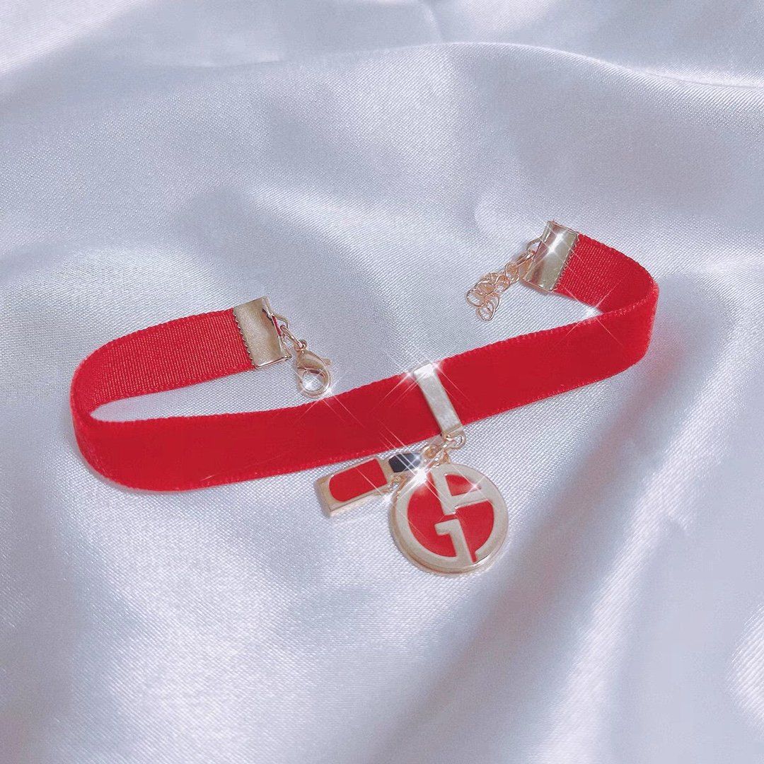 阿玛尼 #饰品 阿玛尼红色丝绒高定手链可调节si挚爱布袋百搭手娠眄