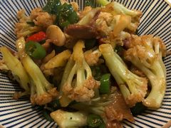 -胡桃里音乐餐厅(陶溪川店)(川湘赣菜·世界百大酒庄直供红酒·音乐表演)