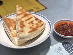 锅盔辣子夹馍-大嘻咹biangbiang面(历史博物馆店)