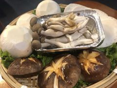 菌菇拼盘-肉魁屋·烧肉·烧鸟·酒场(高新店)
