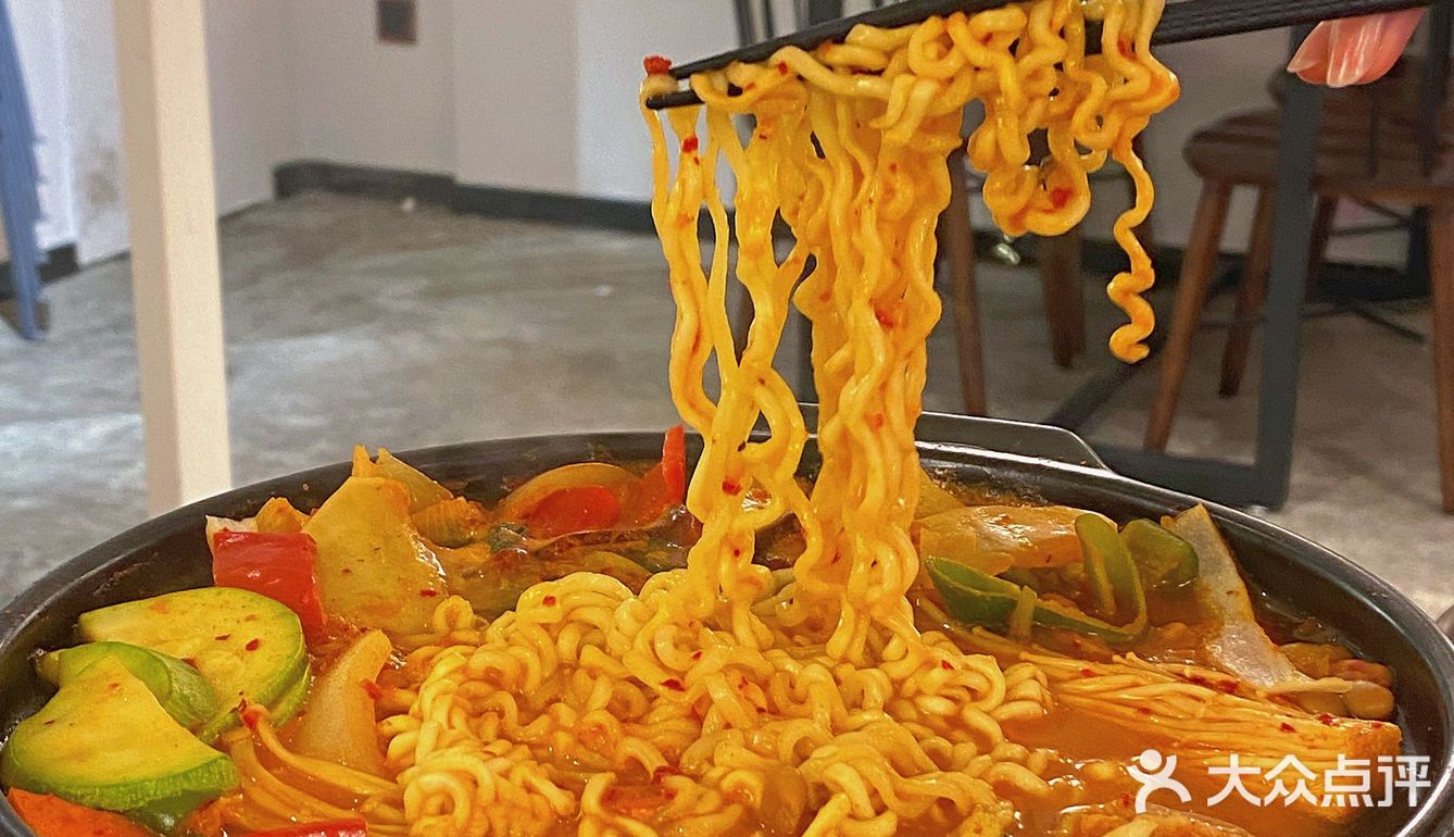 广州探店｜部队火锅跟炸鸡永远是绝配组合🍖