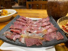 -老滇山寨•云南特色菜•地方菜•民族风情歌舞表演(金碧店)