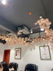 -潮店·虞妃妮轻奢美甲美睫馆
