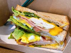 鸡肉培根三明治-星巴克臻选(成都宽窄巷子店)