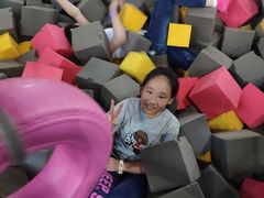 -嘿哟动霸CHUA·新潮玩运动娱乐中心·蹦床滑冰团建乐园