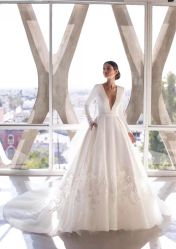 -Renee芮亦婚纱(原丽莎)