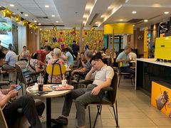 等位区-麦当劳(宜安广场店)