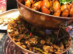 -沪小二炭火蛙锅(淮海中路美食不夜城店)