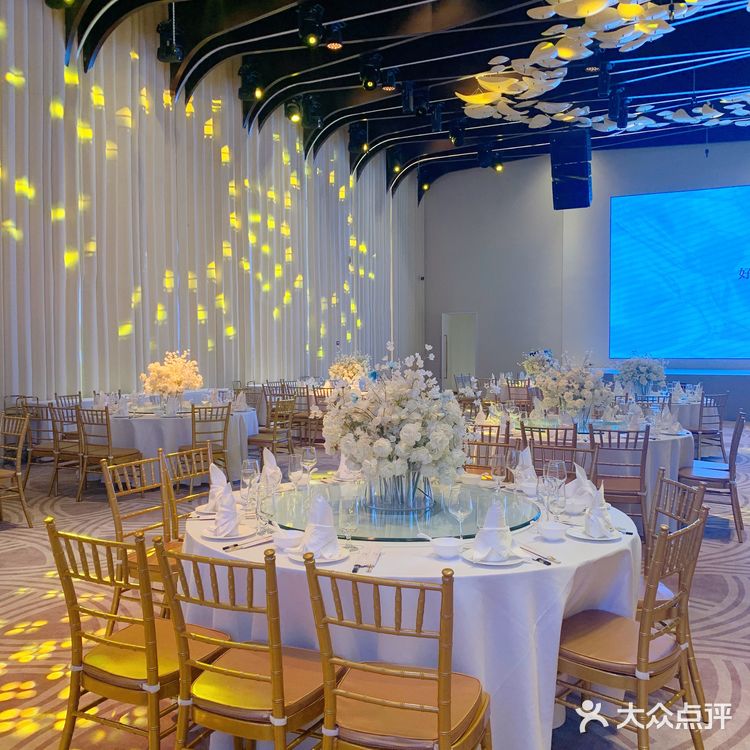 南宁绝美高端宴会厅！高级感拉满🦢