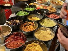 -爆炸头阿姨小四川正宗川味小吃(无任何分店)