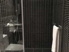 -高雄佳适旅舍-六合馆