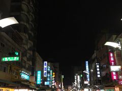 -六合夜市