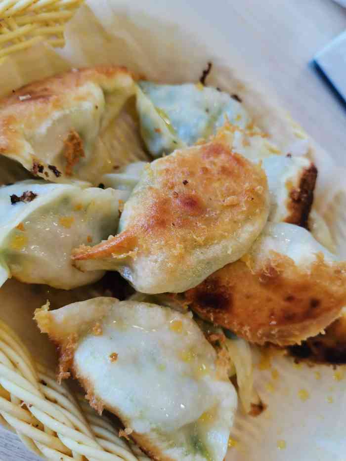 味美锅烙馆-"去香炉山回来路过,看门脸感觉应该挺干净就.