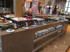自助取餐区-视界美食自助餐厅·石家庄希尔顿酒店