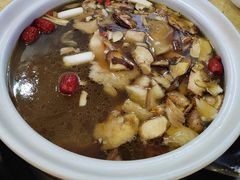 -东巴谷野生菌火锅餐厅