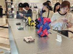 -三宅一生 (阪急梅田本店)