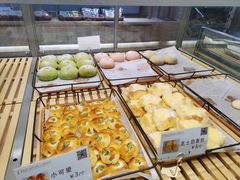 -顶东面包花园·生日蛋糕(世博店)