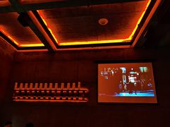 -饮湖威士忌鸡尾酒吧