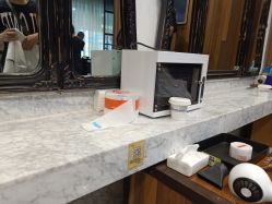 -侨治发型