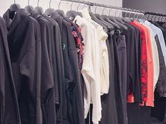 -GIVENCHY(佛罗伦萨小镇奥莱店)