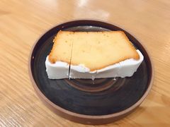 白巧克力蛋糕-HELLO 27 意面·沙拉·帕尼尼