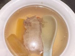 雪莲果鲜人参炖土鸡-景忆川·川粤菜