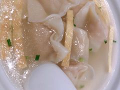 刀鱼馄饨-老半斋(福州路店)