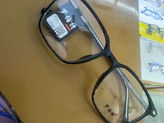 -罗伯特眼镜·蔡司官方授权(罗湖国贸店)
