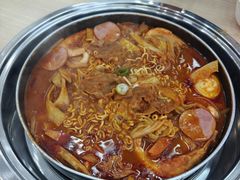 -三清洞摩西韩式年糕火锅(威高广场店)
