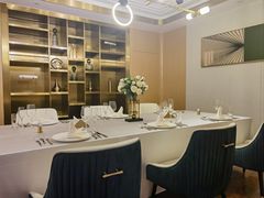-华凌牛庄西餐厅(乌鲁木齐华凌美爵大饭店)