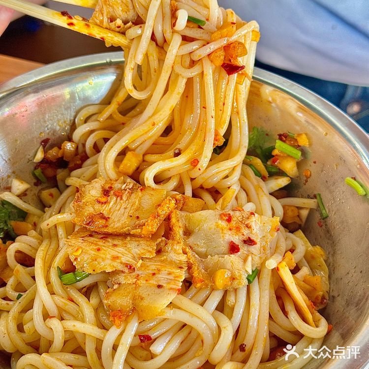 在阳朔！必去吃的正宗桂林米粉！！超级好吃