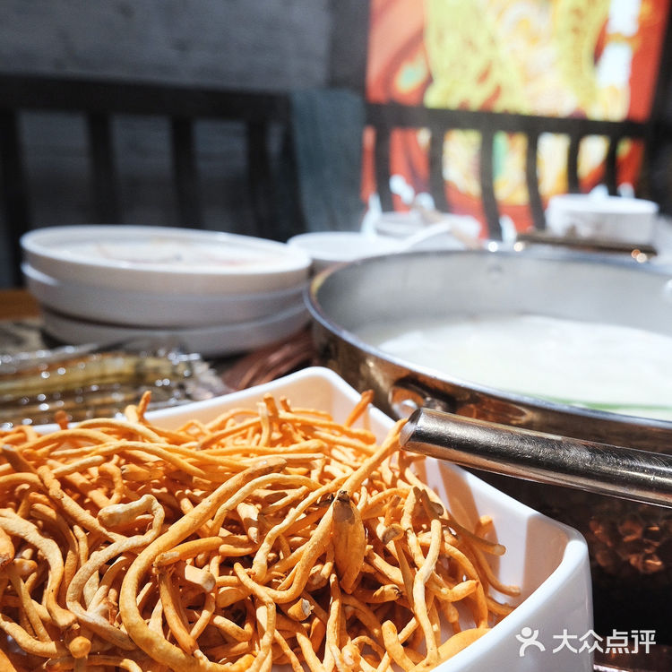 对标海底捞,南京独一家的斑鱼火锅|阿生渔捞