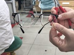 -豪门视光·星趣控·蔡司依视路眼镜代理商(中央大街店)
